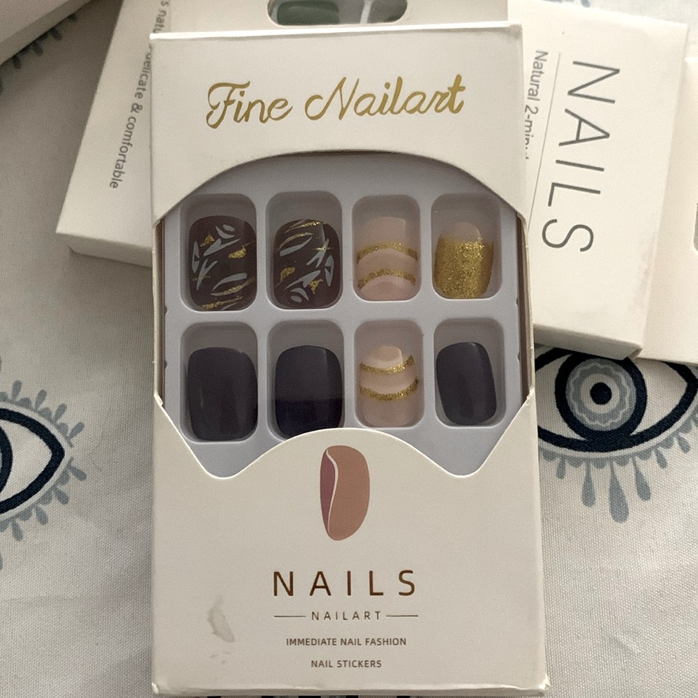 Fashion press on nails set 💜💛